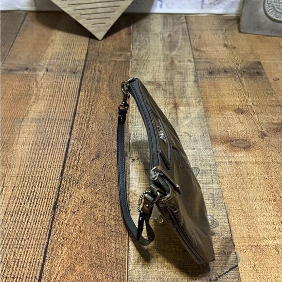 Coach Metallic Leather Pleated Medium Wristlet Clutch Silver/Pewter - Picture 3 of 14